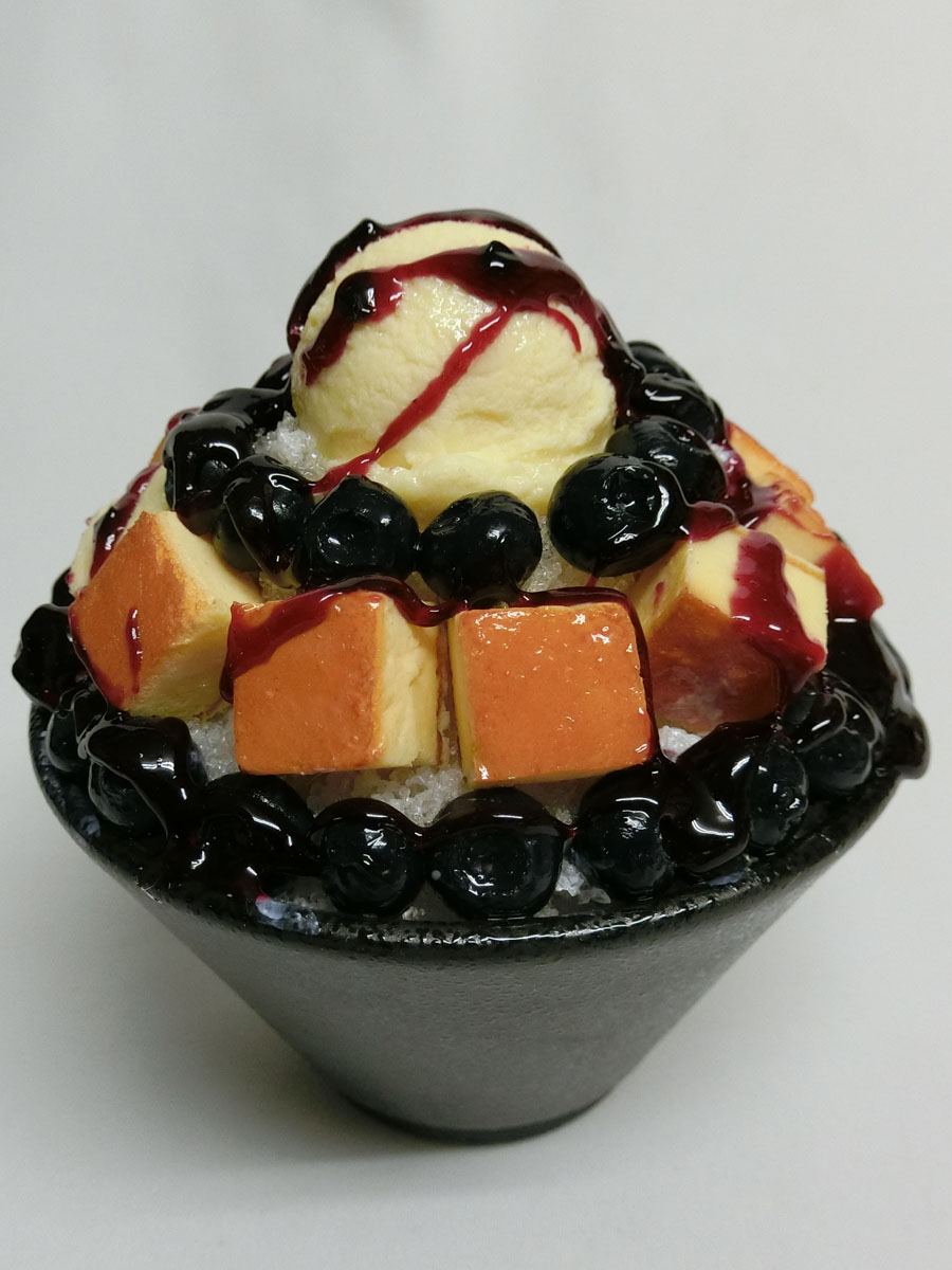 ﾌﾞﾙｰﾍﾞﾘｰとﾁｰｽﾞのかき氷