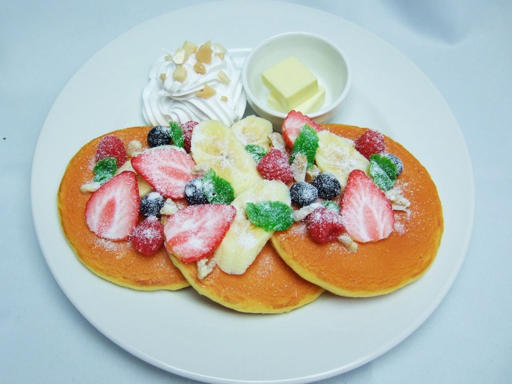 フルーツパンケーキ